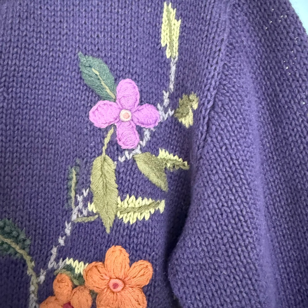 Vintage David Loren Purple Embroidered Floral Cardigan Sweater Large Easter Plum - Picture 3 of 11